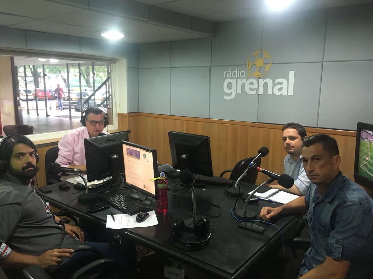 gremiosfr's tweet photo. Saul Luchtemberg, assessor do Quadro Social do @Gremio e integrante do #GSF, é o convidado especial do #CafeComFutebol, da @rdgrenal, nesta terça. 

#GSF #GSFNaMidia https://t.co/WD3pEysb8y