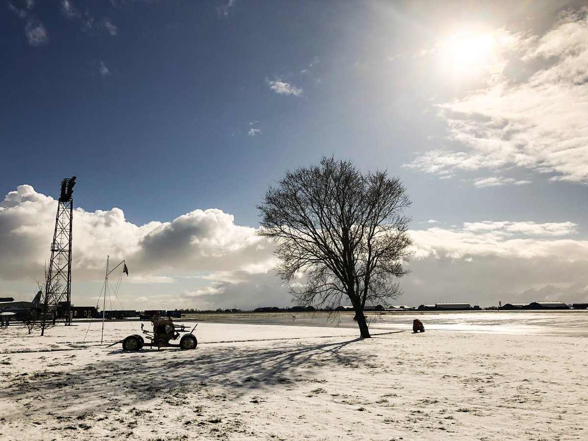 RAFTyphoonTeam's tweet photo. It’s brightening up here on the #29Line @RAFCGY as the De-Icing Team clear the pan ☃️🌤❄️✈️

How’s it looking where you are?
#SnowWatch #SnowOrdinaryJob https://t.co/nSI4sLevZV