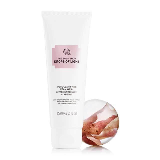 thebodyshopindo's tweet photo. Hallo beautiful, sebelum tidur, jangan lupa bersihkan wajah dengan Facial Wash favoritmu ya!
Yang mana favoritmu? Drops of Light atau Vitamin E? Ssst! Ada promo 20% OFF untuk facial wash loh!
https://t.co/qMQ7VWssRV
#TheBodyShopIndo #VitaminE #DropsofLight https://t.co/497WFb0vpu