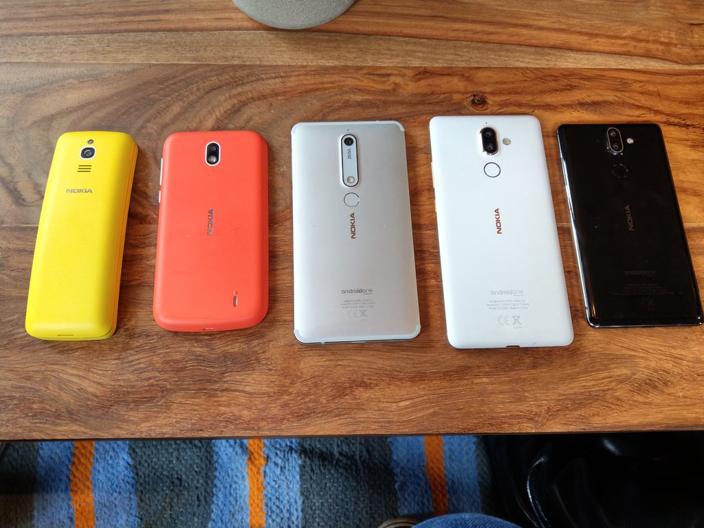techundtrara's tweet photo. .@HMDGlobal hat zum #MWC18 gleich 5 Telefone im Gepäck. Das 4G-Feature-Phone Nokia 8110 sowie das Nokia 1, 6, 7 Plus sowie 8 Sirocco. #MWCPiloten https://t.co/w22RwtA6Sz