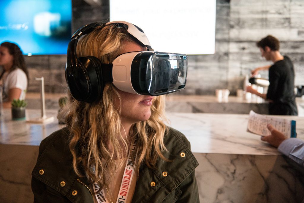 Radio702's tweet photo. COMING UP: A first-of-its-kind SA doccie film brings wildlife closer using in virtual reality. @wearedeepvr CEO @ulricogc tells @Azania_ about creating 'Exodus: The Great Migration'.  #ExodusVR Tune in on https://t.co/W6eZvRzHfZ https://t.co/TSF5H1lHTI