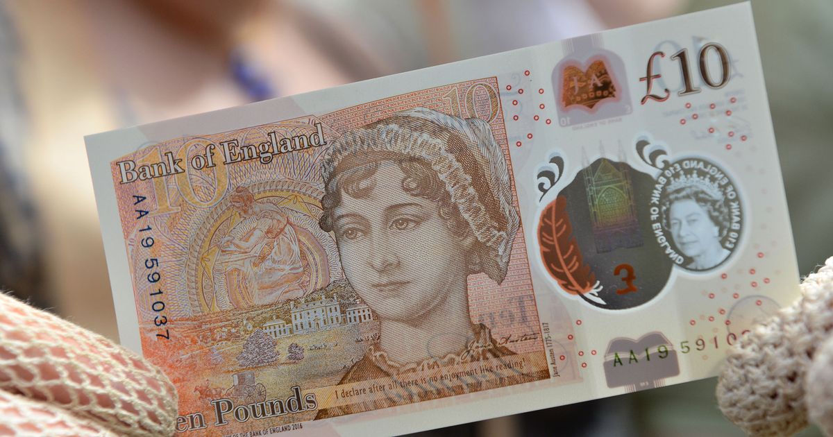 ChawtonHouse's tweet photo. Thursday 1 March is the last day you can spend your paper £10 notes! After that @bankofengland will only accept the new tenner featuring Jane Austen. Why not #DonateyourDarwin whilst you can, or #BringJaneHome to @JaneAustenHouse https://t.co/9Ez4f3v3eW
