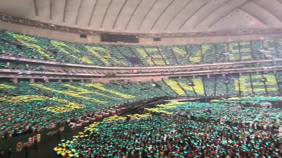 SHINee Tokyo Dome FANPROJECTS
2015- "THANK YOU SHINee"  and "WE LOVE SHINee"
2016- "ALWAYS WITH YOU"
2018- "FOREVER 5HINee"
5HINee and SHINee WORLD FOREVER!!!!! 💎💎💎💎💎