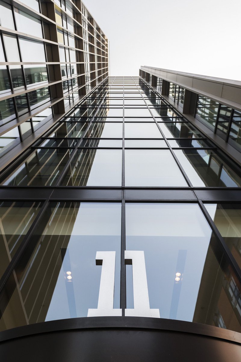 elevenbrindley's tweet image. If you move into Eleven #Brindleyplace, you'll have some very famous neighbours, including @DeutscheBank, @Deloitte and @RBS. Find out who else will be working alongside you here: bit.ly/2ER8dTv