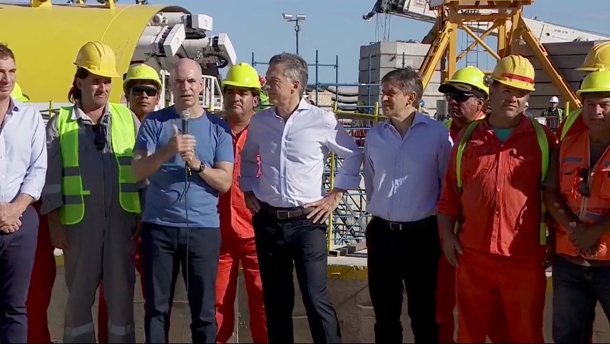 mauriciomacri's tweet photo. En vivo: el Presidente recorre las obras del segundo emisario del arroyo Vega 
https://t.co/DglBrn1ooe https://t.co/4cUsc9QmNh