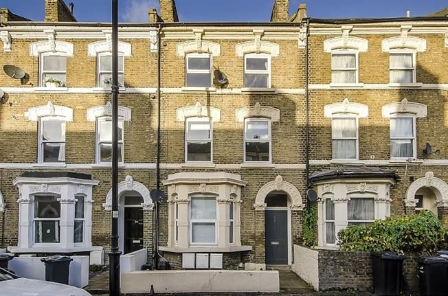 Hamptons Putney tweet media