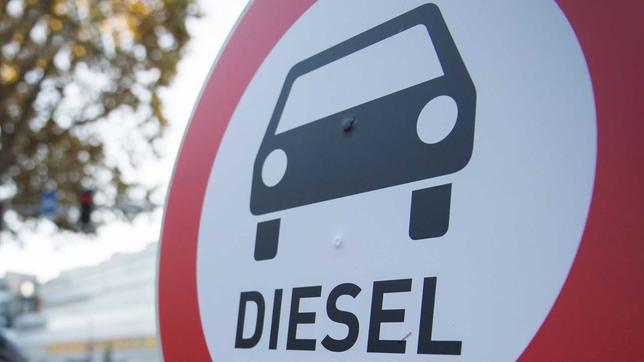 schwacke_gmbh's tweet photo. Nach dem Urteil ist vor dem Urteil. 

Unser Statement zum Urteil des Bundesverwaltungsgerichts in Leipzig

https://t.co/4OolGLmmqr

@autovista_group @EurotaxAT  
#Dieselfahrverbot #Dieselfahrverbote #Diesel #Fahrverbot #Stuttgart #Duesseldorf https://t.co/DY7H1JCQFp