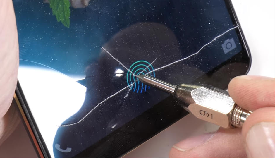 digitindia's tweet photo. #Vivo #X20PlusUD with under-display fingerprint sensor survives bend, burn and scratches in durability tests.
https://t.co/BsgoWbCrCi https://t.co/rrsTXxE94d