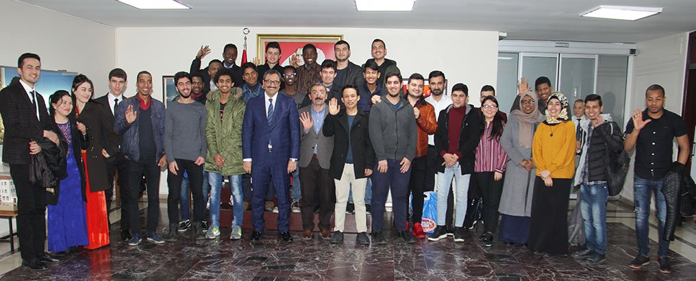 Misafir Öğrenciler Giresun Valisi’ni Ziyaret Etti <a href="/GIRUDER/">なかまん</a>
Haber Detayı | goo.gl/9eNZ9y