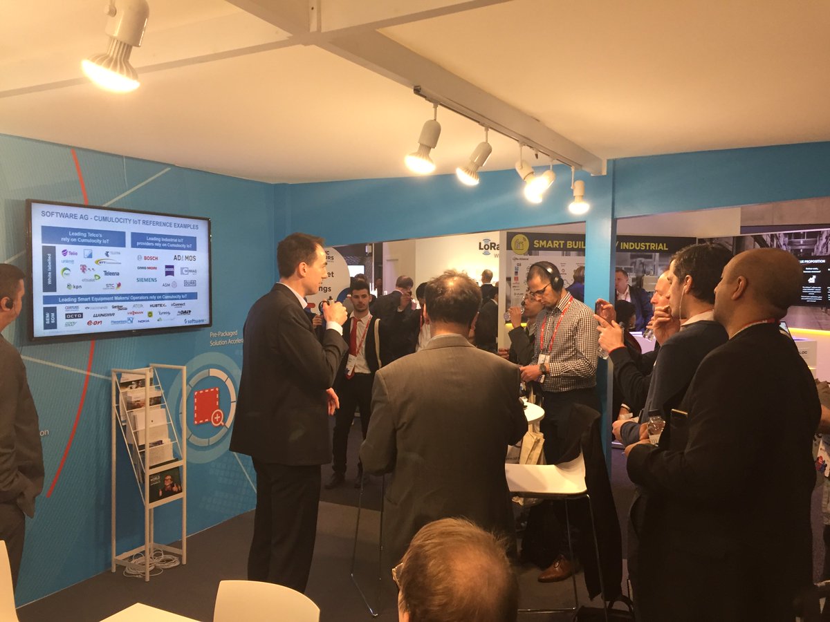 <a href="/Philip_Hooker/">Philip Hooker</a> provides several visitors with insights into the innovative <a href="/Cumulocity/">Cumulocity</a> #IoT platform from <a href="/SoftwareAG/">Software AG</a> at the #MWC2018 in #Barcelona #MWC18