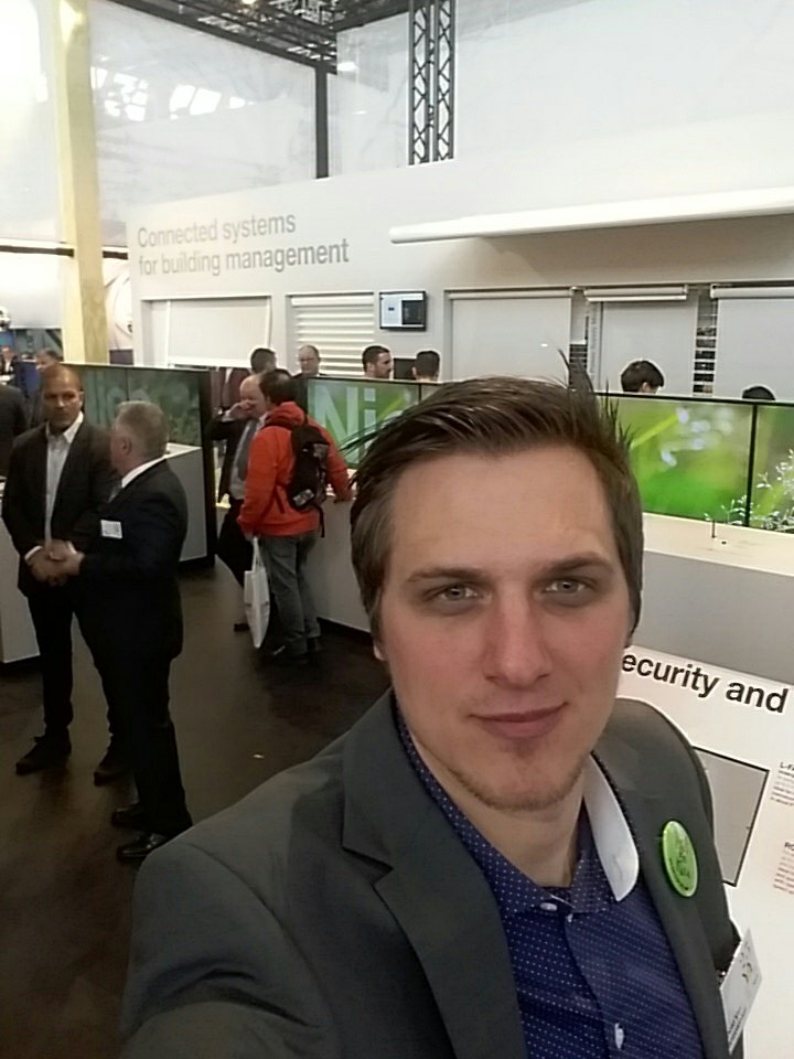 VGArnold's tweet photo. Being Nice at the @thenicegroup stand. #MadeOfNice https://t.co/RdTsiUQYug