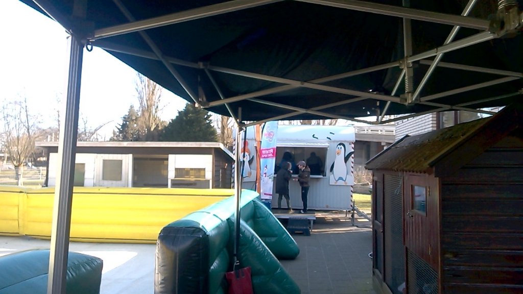 <a href="/SpeelsGemak/">Speels Gemak</a> de ijsbaan ligt er weer fantastisch bij het schaatsfestival  #Speelboerderij Odilia <a href="/marjavanduffel1/">Marja van Duffelen</a>