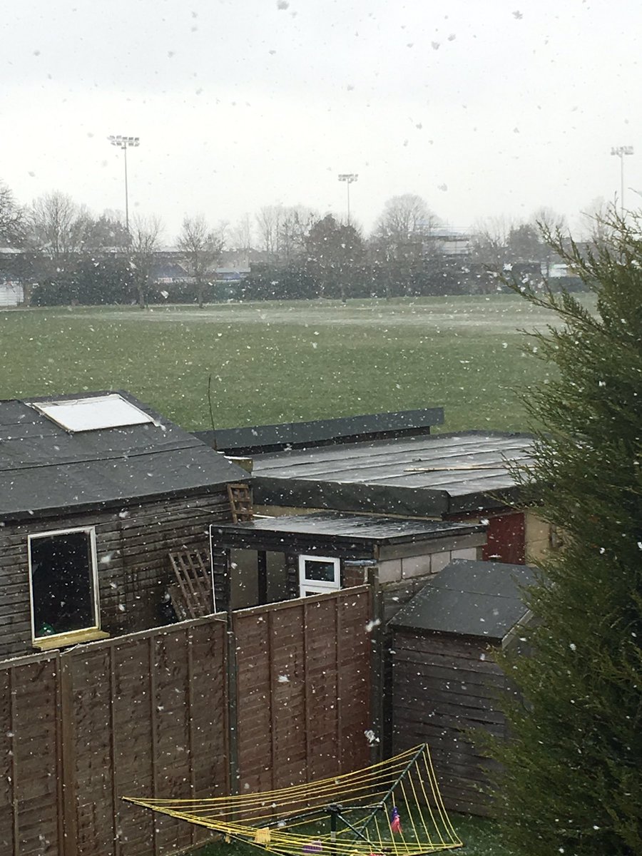 SafelyDoesIt's tweet image. #PRoWS - Monitoring conditions for tonight&apos;s SU match. Snow falling at Midday