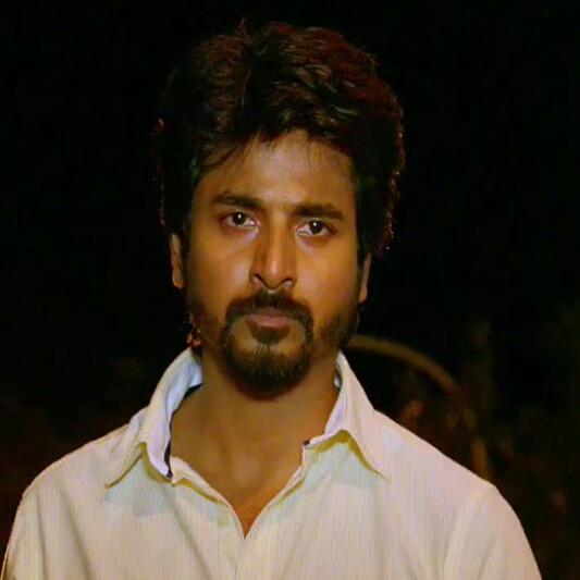Chellavel_Devi's tweet photo. உண்மையென அறிந்தேன்...
ஆசைகளை துறந்தேன்...
#Mugi2606 😞😞😞👰👰👰
#என்னஅழவெச்சுட்டீல
என்றும் போல் புன்னகைத்து கொண்டே இரு #Enough #612PM https://t.co/CfTIg66eNM