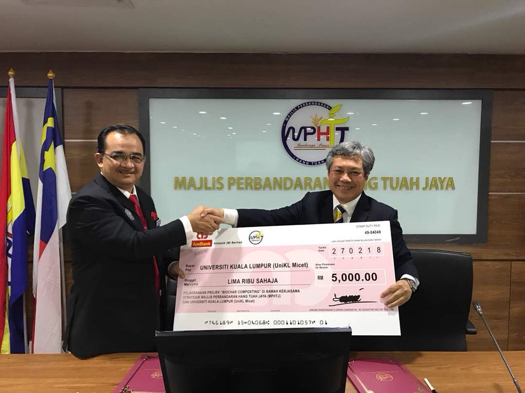 enviro_micet's tweet photo. KTP Green Initiatives on Biochar Development. Between #MPHTJ & @UniKLOfficial @UniKLMICET. Good luck team @enviro_micet https://t.co/aFQMwUsLos