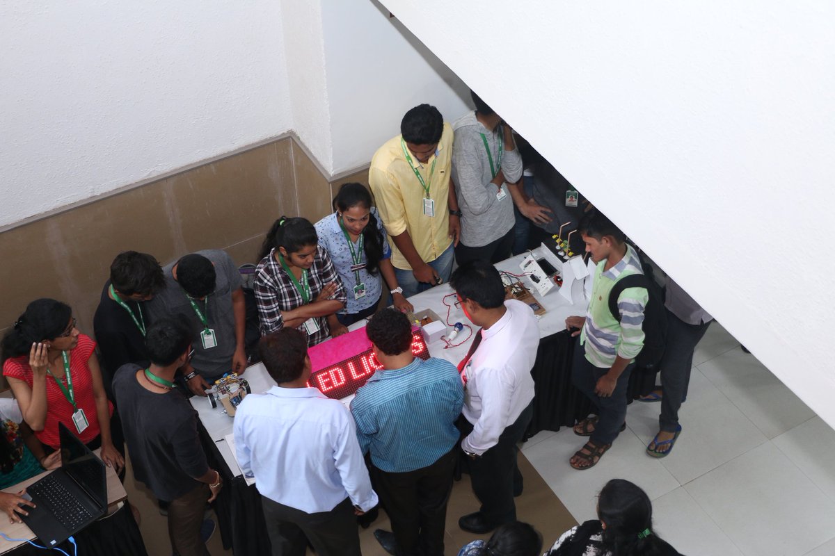 kes_college's tweet photo. (2/2) Department of *Information Technology* #KESSC organized a Project exhibition today in which
The students demonstrated there projects amazing, we are pleased and proud to see such work by #KESSC students
#kessc #college
#kes #college #project #exhibition #exhibit https://t.co/PiUQZPp1CH