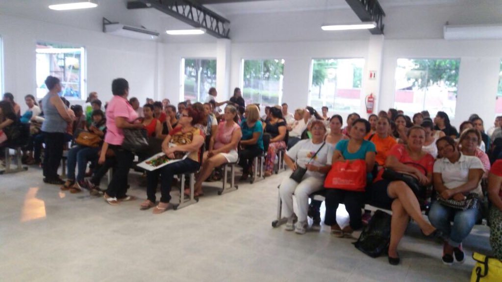 farrocaligaris's tweet image. Ciudad Mujer @minmujerpy @PresidenciaPy en el primer día con alta demanda de los servicios integrales destinados a #mujeres #exitazo @ParaguayTVHD @IPParaguay @antoniaarroyo @lea_g_d