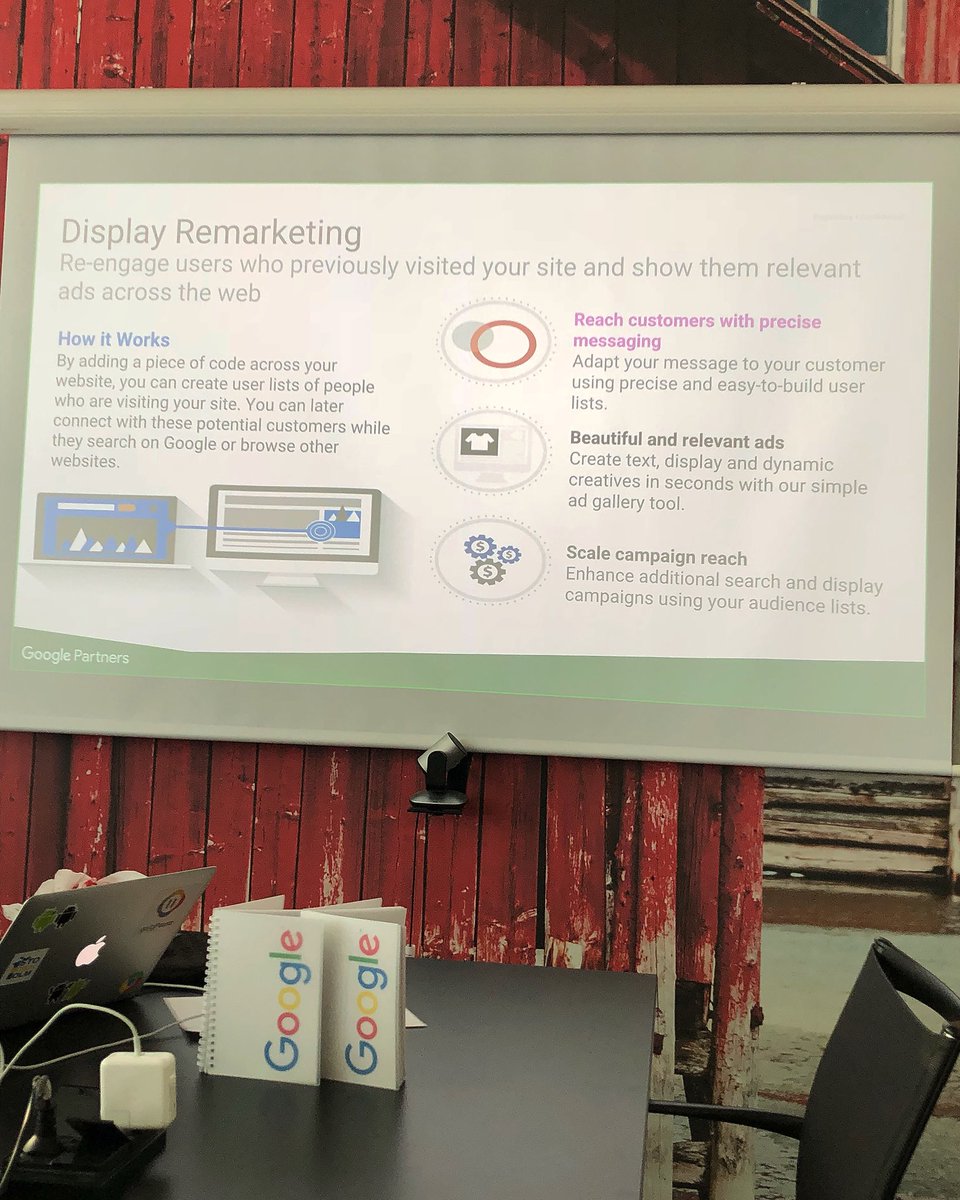 NenonenJonna's tweet photo. @Google kouluttaa Display ja ReMarketing-mainonnassa @fonecta konttorilla. https://t.co/NewNldACk3