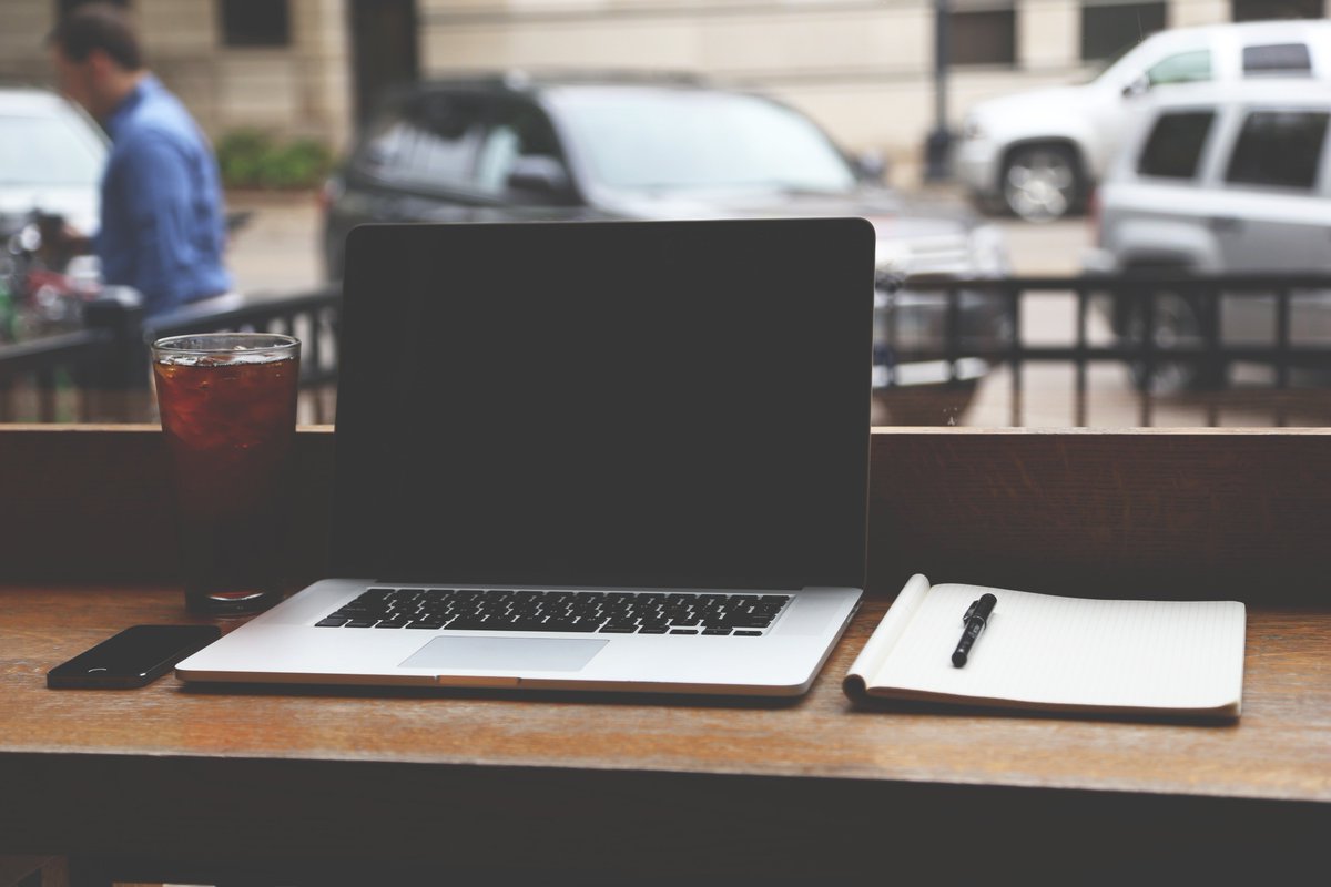 callumzone's tweet photo. Looking for a Mac but don't want to pay full price? Try Immaculate Laptops on eBay! https://t.co/pdjmL0tLEj … #Snowmageddon #beastfromtheast #macbookpro #macbook #apple #london #laptop #MacBookAir #applenews #hipster #coffeetime https://t.co/p21GG5yoFk
