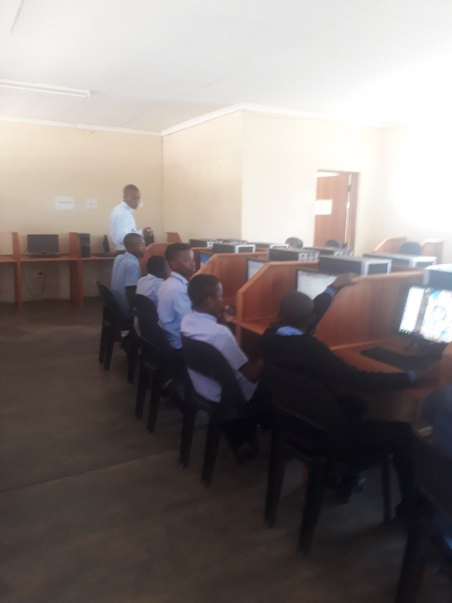 KindTiyani's tweet photo. #wonderfiledlearning @GwfOnline with the MDLC Students doing Basic Computer. @JusticiaDlc #OpenLearningPlus https://t.co/As7uPSYVew