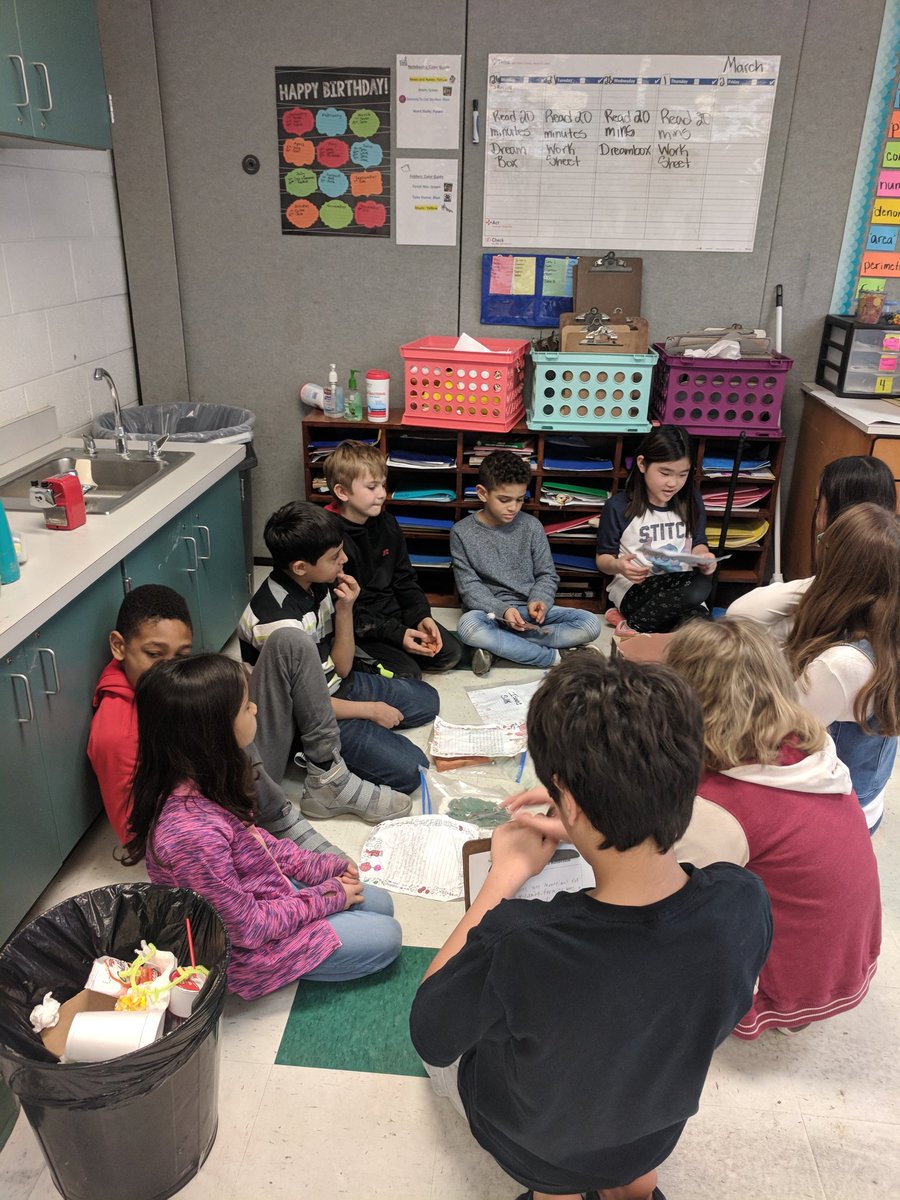 MoiseOVES's tweet photo. Students did an amazing job sharing their Ancient China artifacts with the 5th graders yesterday! #OakViewES #WilsonsWonders #OurFCPS https://t.co/RnQTExL5cZ