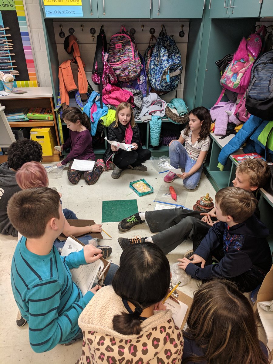 MoiseOVES's tweet photo. Students did an amazing job sharing their Ancient China artifacts with the 5th graders yesterday! #OakViewES #WilsonsWonders #OurFCPS https://t.co/RnQTExL5cZ