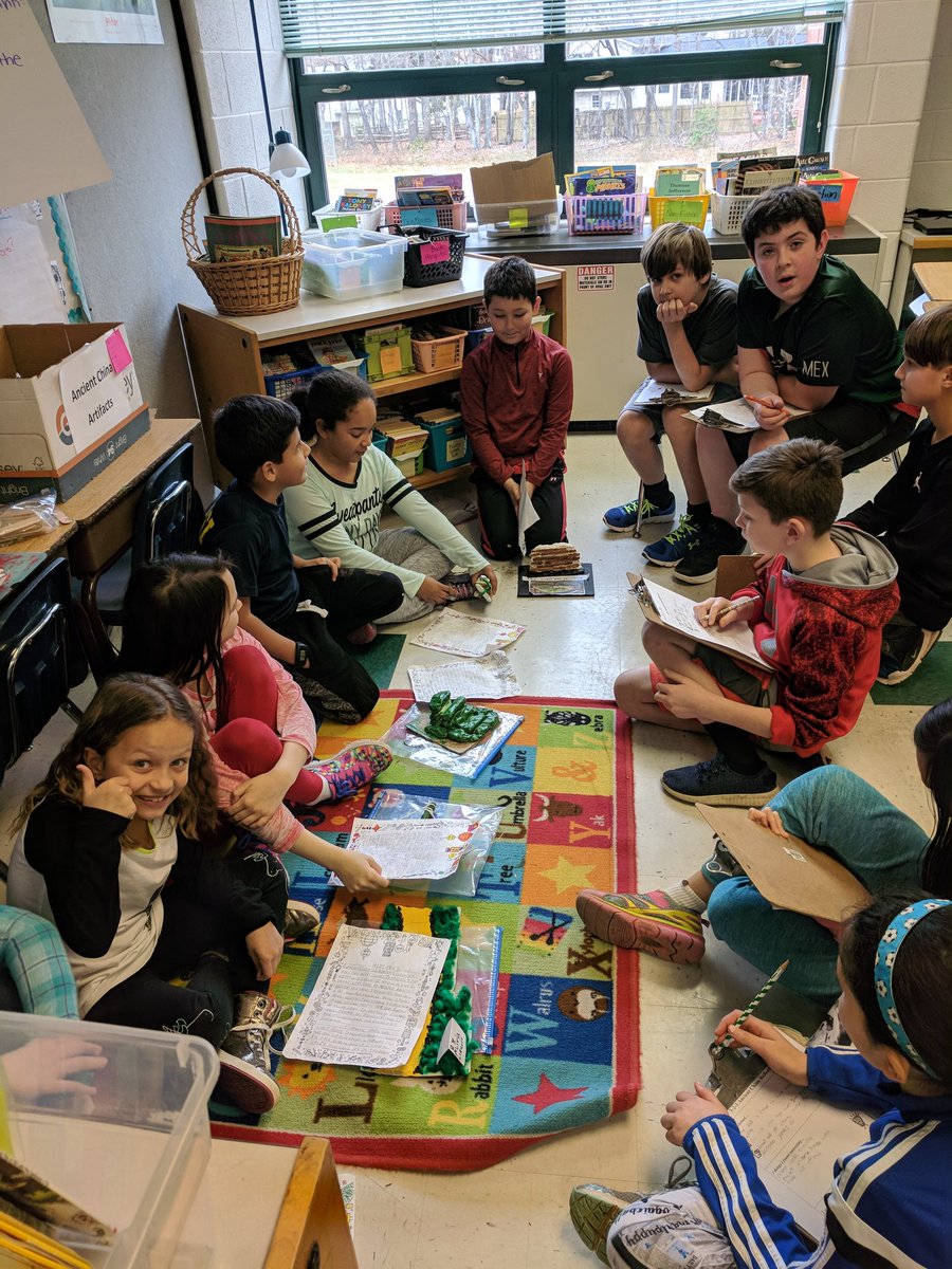 MoiseOVES's tweet photo. Students did an amazing job sharing their Ancient China artifacts with the 5th graders yesterday! #OakViewES #WilsonsWonders #OurFCPS https://t.co/RnQTExL5cZ