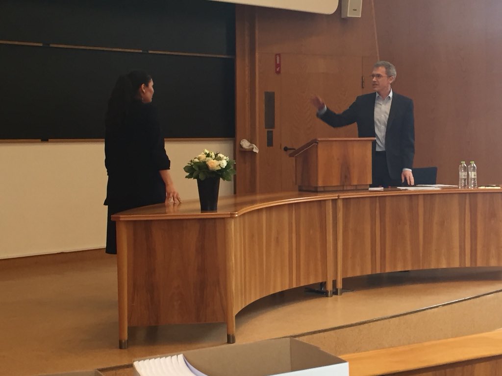 Stenodiabetes's tweet photo. @NargesSafai forsvarer sin ph.d. hvor hun i 3 studier har undersøgt mulige veje til personlig behandling af #type2diabetes https://t.co/sGF2lD9TY2