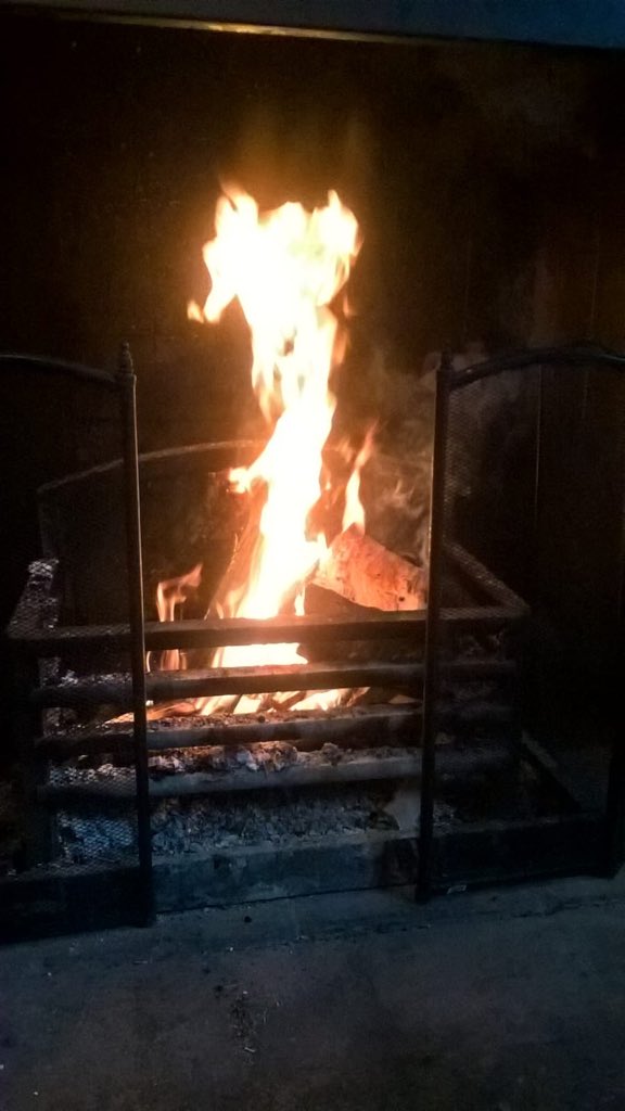 TheUrmston's tweet photo. Beast from the east , we’ve got the best in the west 👍 great winter warmers for the current climate , 241 on all our delicious pies served all day, & the fires roaring #haveoneonus https://t.co/NWelK28kIf