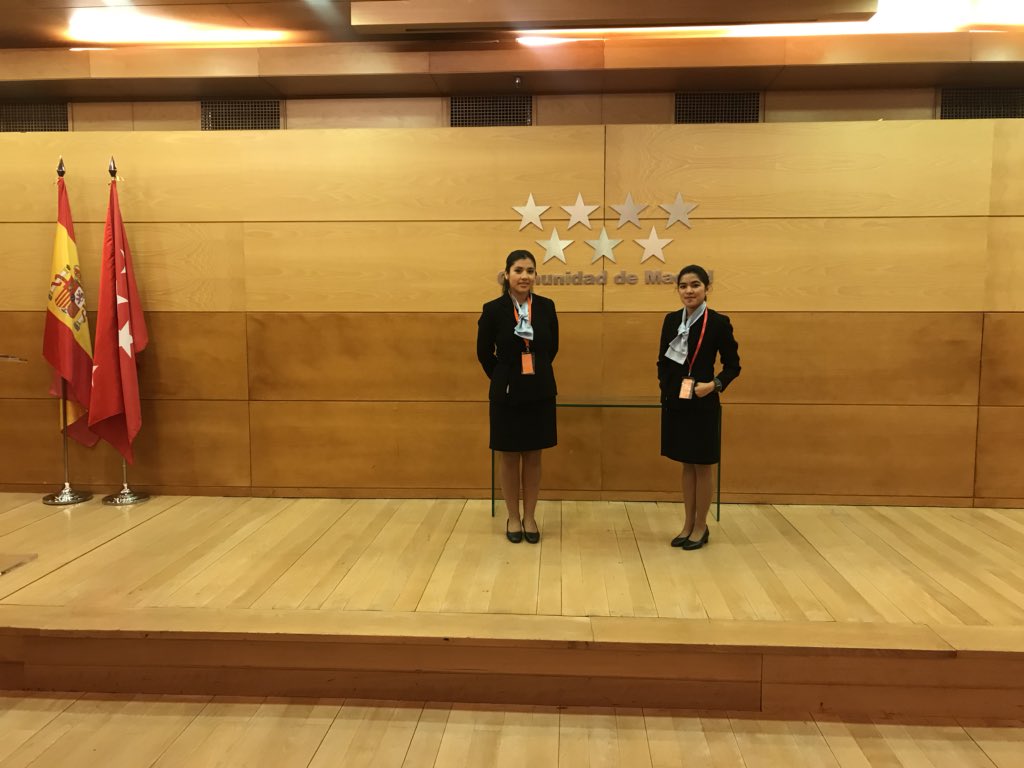 AbacoTur's tweet photo. En la Sede de la Comunidad de Madrid @CamilaA85241410 @CachichoJoselyn Enhorabuena👏👏👏😏 https://t.co/0MPuXMSSSv