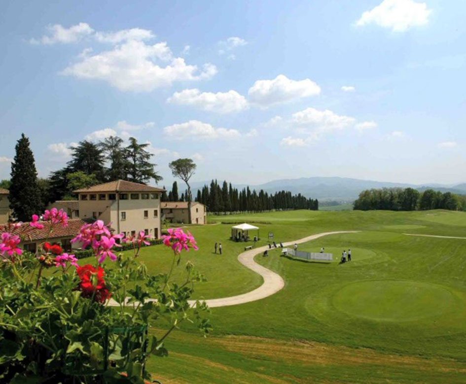 destinationflo's tweet photo. Cosa ne pensate di Firenze come "golf destination"...? ⛳
📝 Scoprite qui i campi da golf che puoi trovare a Firenze e dintorni:🏌
 👉👉👉
https://t.co/XeAsvbLgcV
#DestinationFlorence #GolfDestination @UNAHotels @Castelfalfi @golfugolino https://t.co/26uka8YWY4
