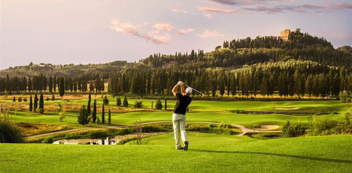 destinationflo's tweet photo. Cosa ne pensate di Firenze come "golf destination"...? ⛳
📝 Scoprite qui i campi da golf che puoi trovare a Firenze e dintorni:🏌
 👉👉👉
https://t.co/XeAsvbLgcV
#DestinationFlorence #GolfDestination @UNAHotels @Castelfalfi @golfugolino https://t.co/26uka8YWY4