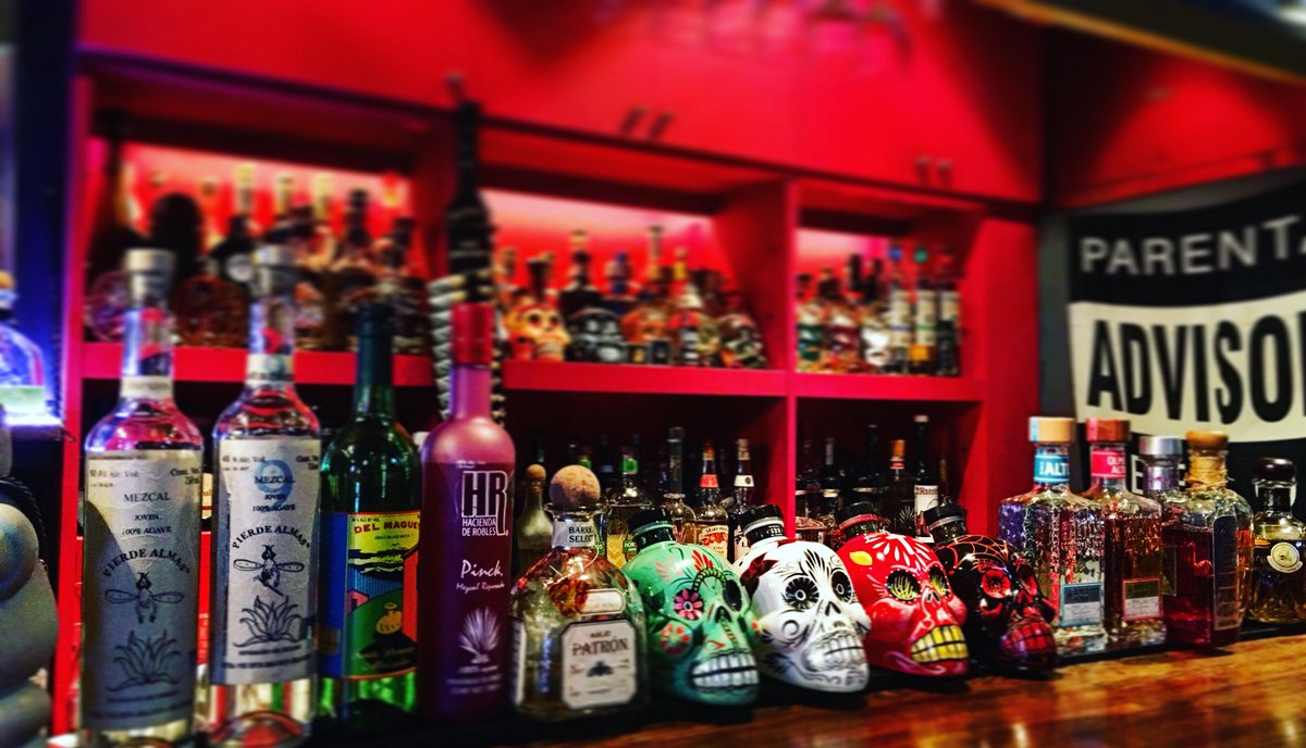 OkageBarの中のおじさん（アガベ畑でつかまえて） tweet media