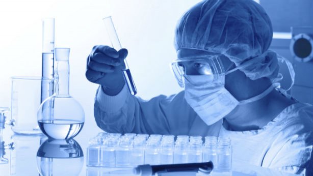 CFarmaceutico's tweet photo. .@Farmaindustria: "Un 40% de fármacos aprobados en 2017 en Europa y EEUU van dirigidos a enfermedades poco frecuentes" https://t.co/bDeQsoblum #DiaMundialEnfermedadesRaras #EnfermedadesRaras https://t.co/5iN7yfkelY