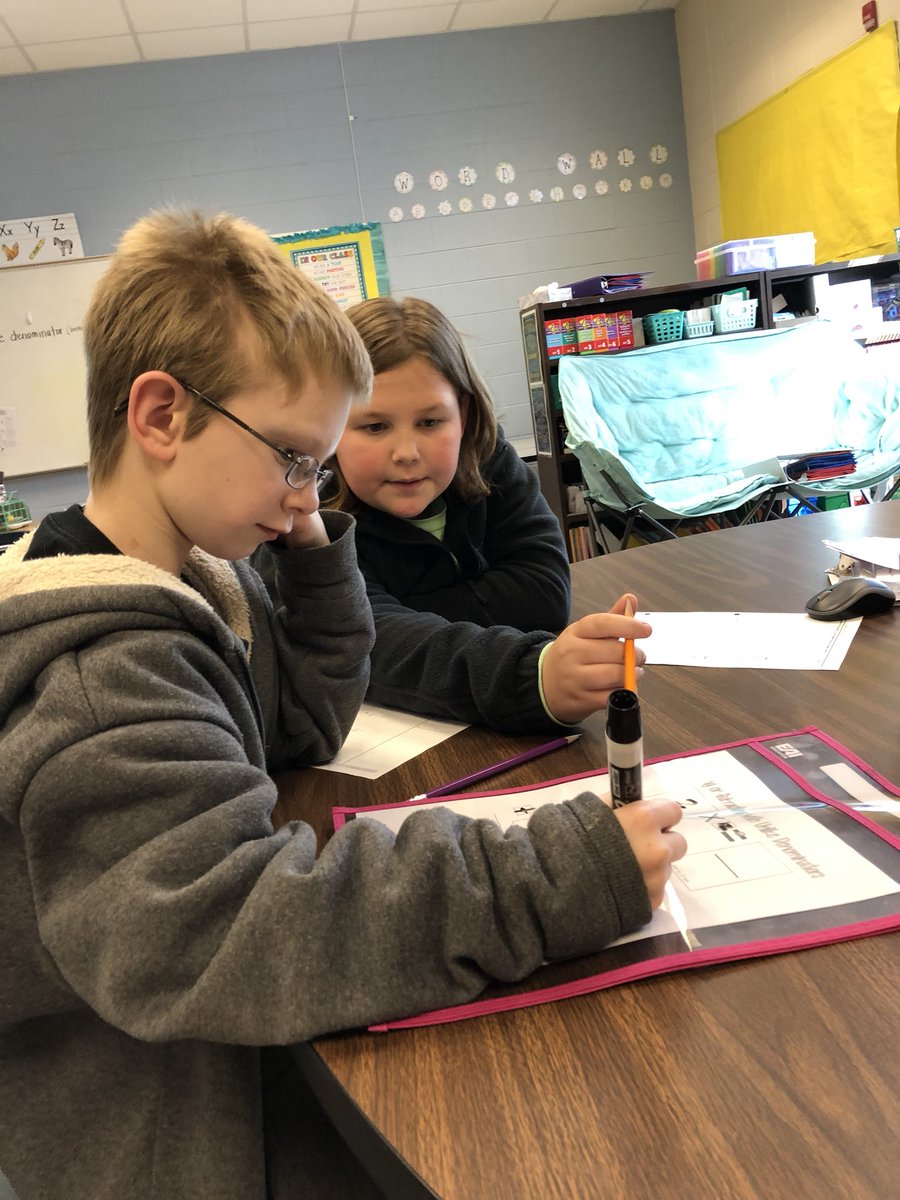 LaurelMillElem's tweet photo. Fractions and math! #lmeswonders @MsPaceLMES https://t.co/GmTh34f7H8