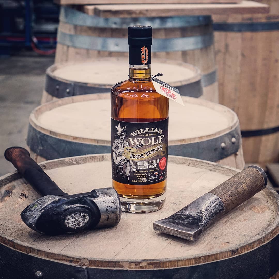 Some choice tools to get us through the week. #thinklikeawolf #mondaymood ▪
▪
▪
▪
▪
#williamwolf #whiskey #whisky #cheers #barrelaged
#almost5oclock #charlestonwhiskey #bourbon