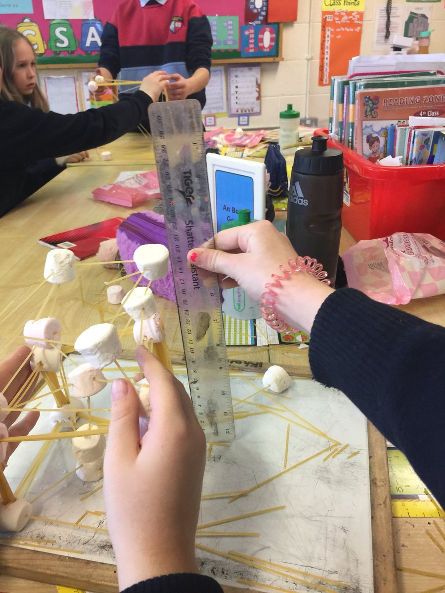SaintMarksSNS's tweet image. After we built our structures...we measured them. The tallest was 23cm! #engweek #stem @EngineerIreland @roseanneoleary