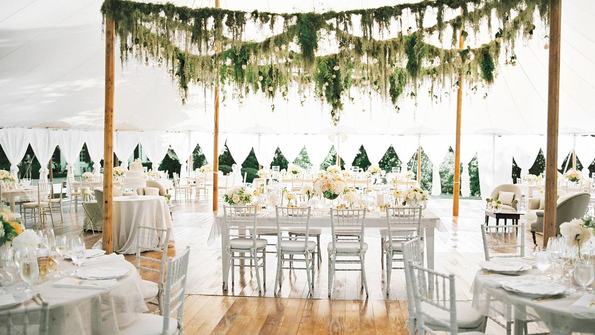 28 Tent Decorating Ideas That Will Upgrade Your Wedding Reception bit.ly/2sUm9HI