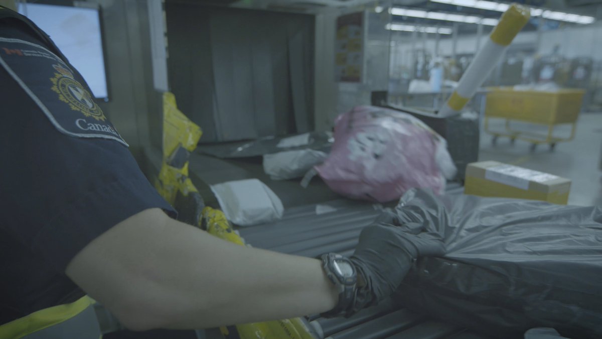 CanBorderPAC's tweet image. Curious about how the #CBSA processes #internationalmail? Click here to find out: cbsa-asfc.gc.ca/import/postal-… #VIMC