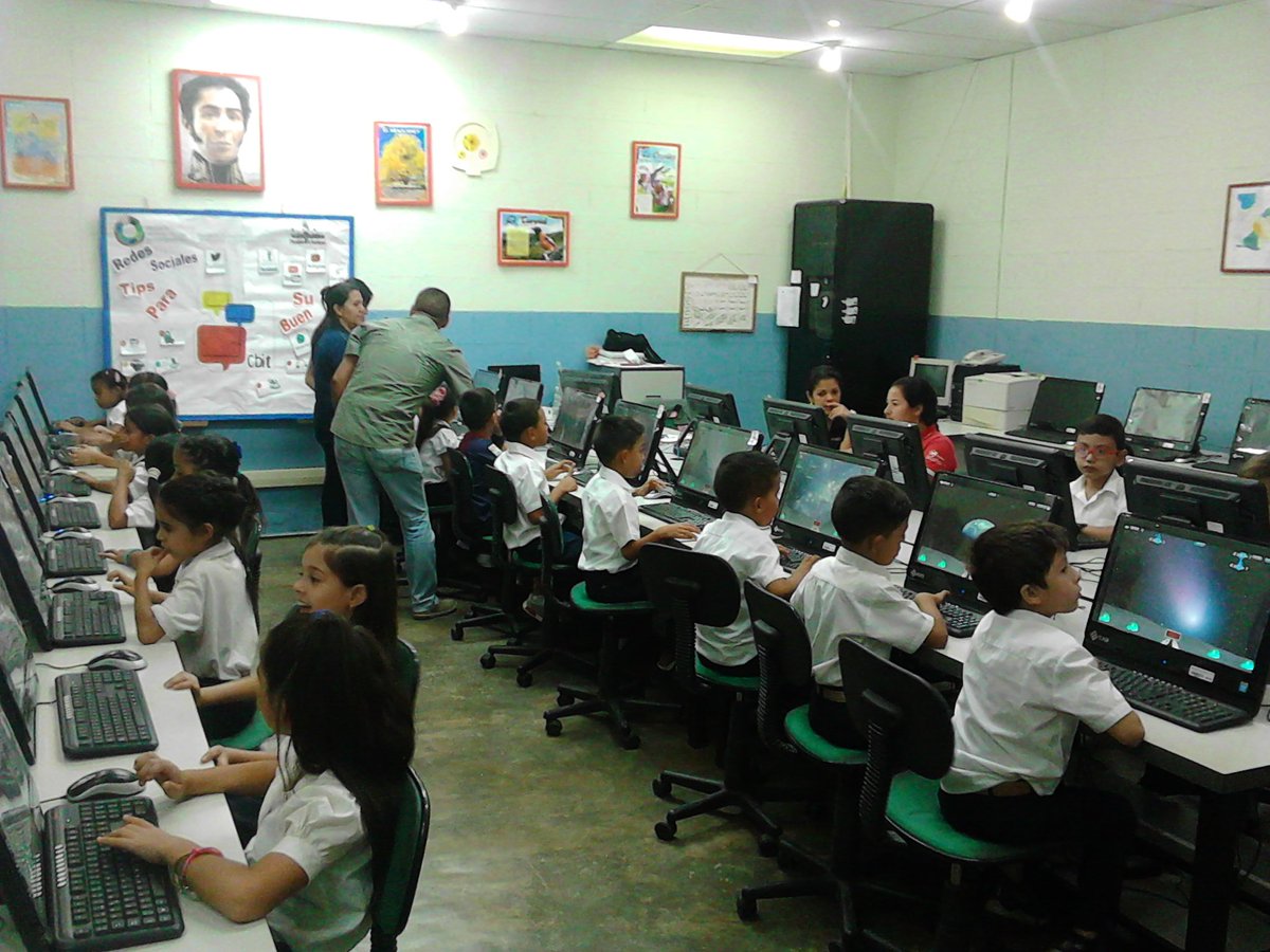 FundabitBnas_Mb's tweet image. @JauaMiranda Estudiantes de 3er Grado consolidan su aprendizaje mientras juegan con las #TIC #Multiplicación #TuxMath  #AsíSeTrabajaConFundabit @MPPEDUCACION y @Fundabit #JuntosTodoEsPosible