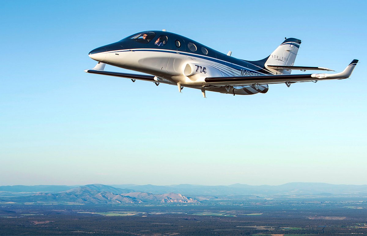 BaroqueAviation's tweet image. The #oneofakind #Stratos714 is a very #lightjet that exploits the full potential of #advancedtechnology, #spaceage materials and cutting edge manufacturing techniques to transport four people in cabin-class #comfort at unmatched #speeds and #ranges. #jetcharter #baroqueaviation
