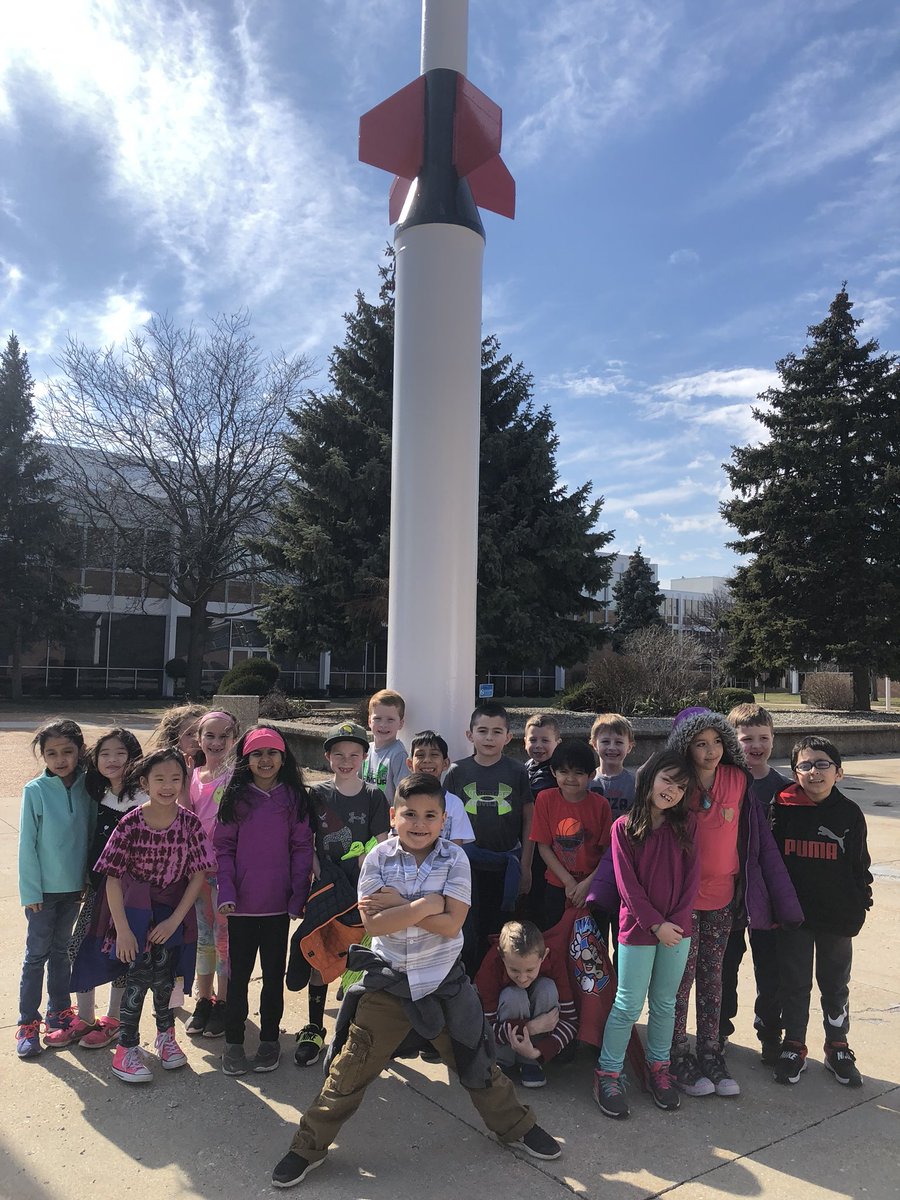 MrsMatheson128's tweet photo. A morning full of fun and learning at the Cernan Space Center! #EuclidExplores https://t.co/U7IHnRbmMw