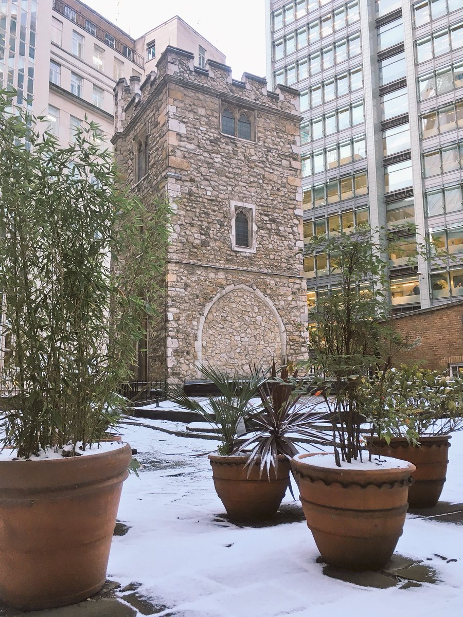 ClothworkersCo's tweet photo. @cityoflondon @GuildhallLondon #Snow at #StOlave (the grade II listed #church in front of #ClothworkersHall) https://t.co/8uQPrP130B