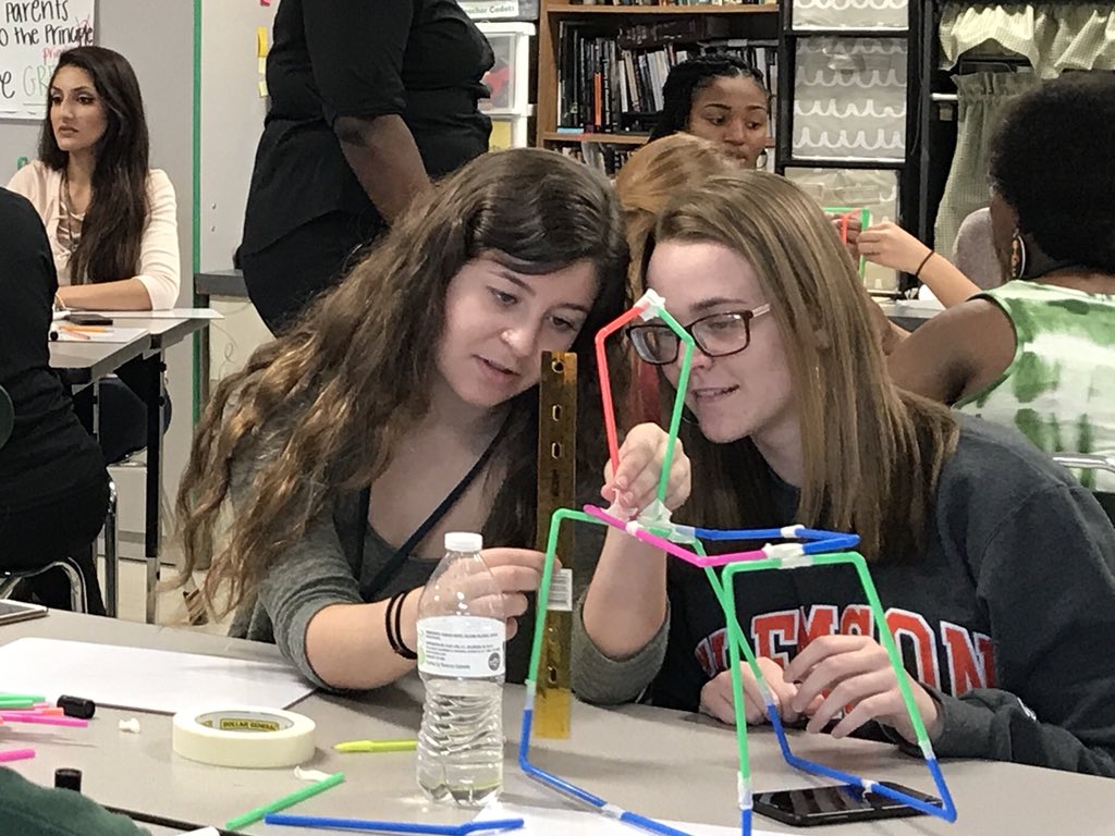 MrsJacksonDFHS's tweet photo. Teacher Cadets are teaching model lessons before beginning their internship next week. #CERRA #DFTC18 #Pridein5 #Teachersinthemaking #Studentsmakegreatteachers https://t.co/gZ8da20Xoi