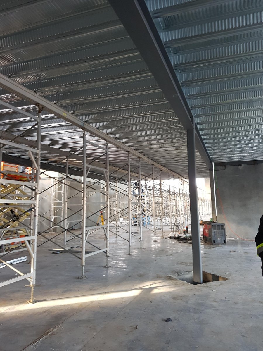 baileymetal's tweet photo. Integrated Construction is building with ComSlabยฎ today, about 4,000 sqft laid out. To learn more about our ComSlabยฎ floor system visit: https://t.co/COwH1Em45n
#Comslab #baileysteel #baileymetal #floorsystem #constructioncanada https://t.co/K6KnmCnUFJ