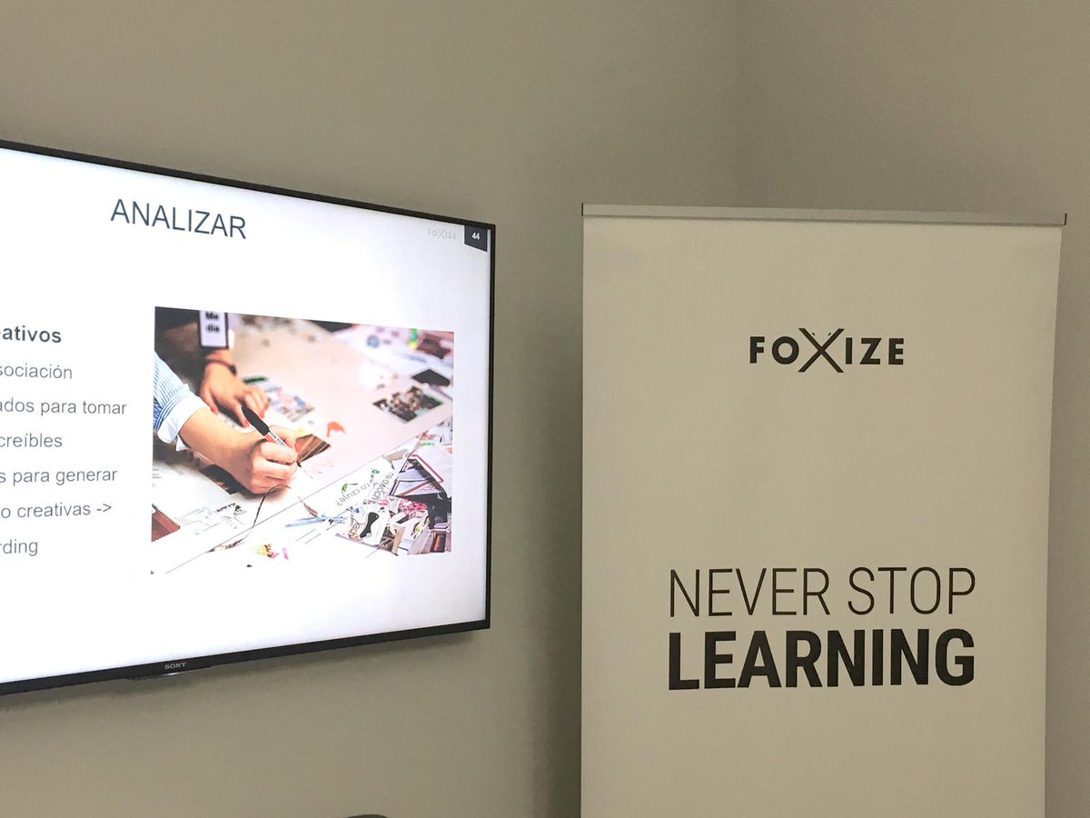 Lluis_Capdevila's tweet photo. Gràcias a @foxize y @qtorb por la capsula “ Investigación de #tendencias: Metodologías ágiles para el desarrollo estratégico” de @LisRosello. Apoyabdo así a los alumnos de @mmdd_upf y fomentardo el #formacioncontinua 
https://t.co/Zp6l8e1DxH https://t.co/IyVNorytdh