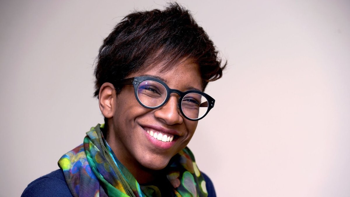 SoireesUX's tweet photo. « Il faut que les femmes puissent faire ce qui leur donne envie de se lever le matin », martèle en souriant Saran Diakité Kaba, une designer qui conçoit des postes de conduite automobile chez PSA et rêve de parité dans ce monde d'hommes.
https://t.co/YynQ2GDWUX https://t.co/PPJnP4qfQu