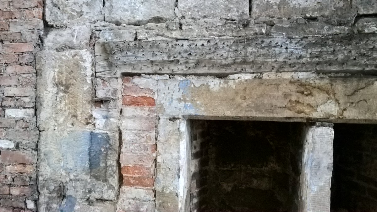 HowardKasia's tweet photo. Fading fragments of lives lived at Calverley Old Hall.  A fascinating @LandmarkTrust project to rediscover the ancient medieval walls behind colourful layers of modern panelling, wallpaper and paint. https://t.co/EaaYBEIWmI