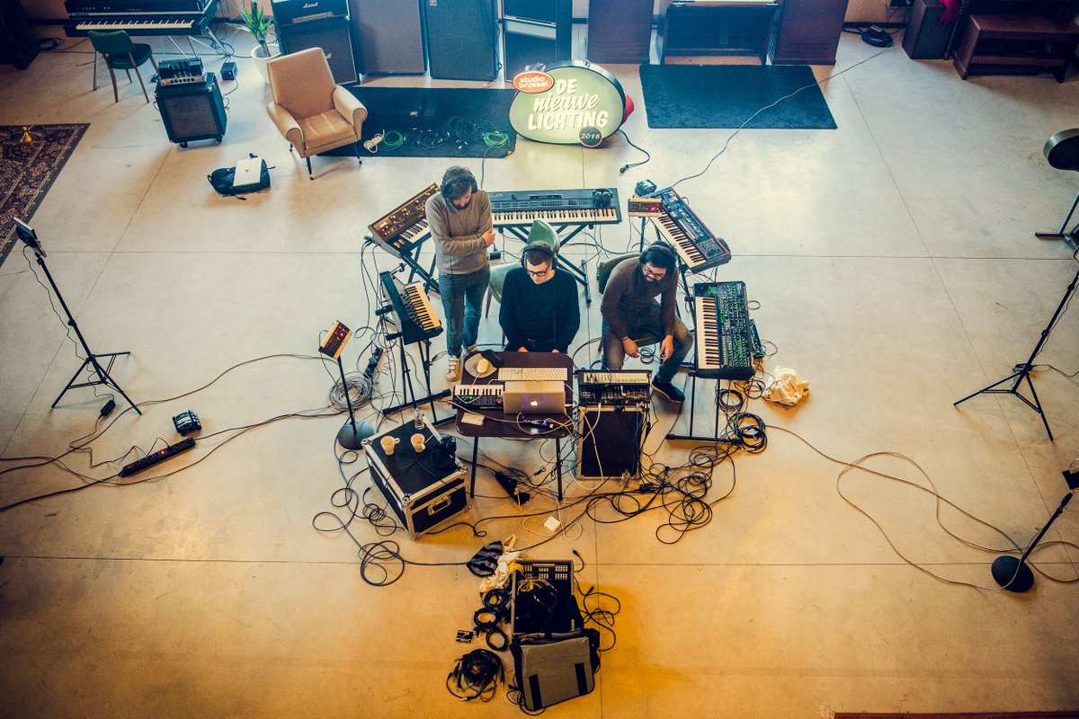 1, 2, 3, piano! Al dansend palmt <a href="/ChackieJam/">Chackie Jam</a> de DAFT Studios in. #denieuwelichting