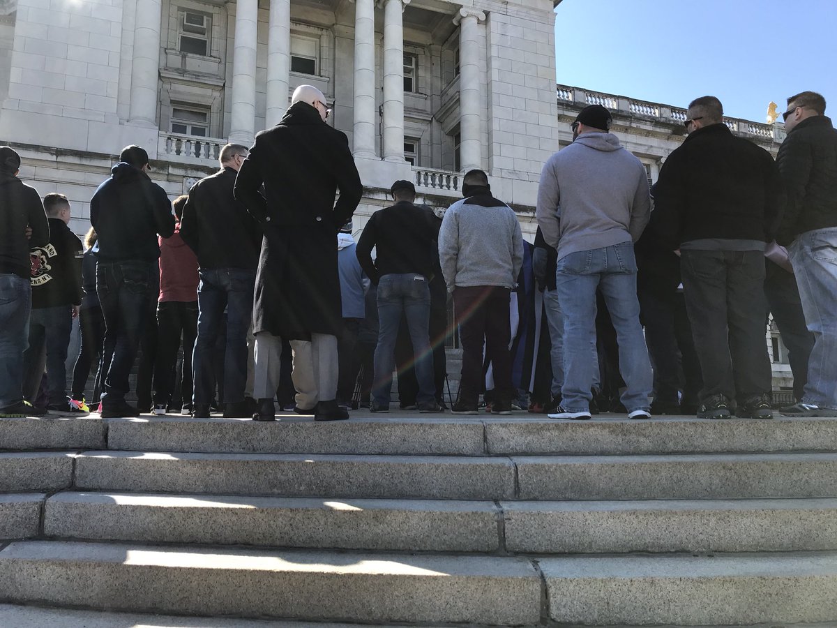 Members of the GOAL NY, Bergen <a href="/CountyPolice49/">Bergen  PBA Local 49</a> Union, elected officials, community leaders &amp; activists gathered on the steps of the Bergen County Courthouse this morning to Stand Up for Police Officer Andrew Kara. <a href="/NewJerseyAG/">New Jersey Artificial Grass Pros</a> &amp; <a href="/GovMurphy/">Governor Phil Murphy</a> #MakeItRight! #StandUpForKara
